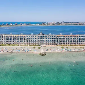gardenia-beach-palace-aparthotel.burgashotels.net/