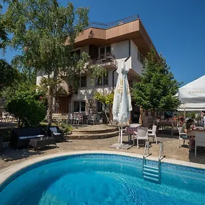 La Casa 3*, Warna Bulgarien