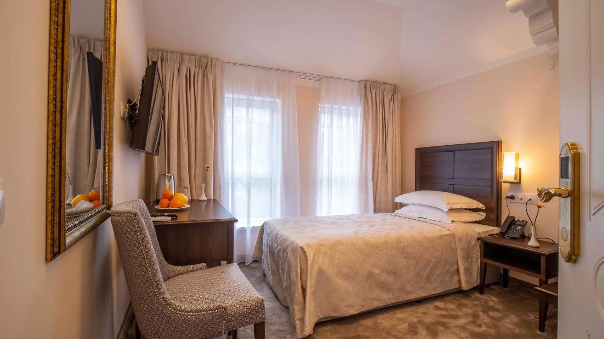 The Moon Boutique Hotel Σόφια